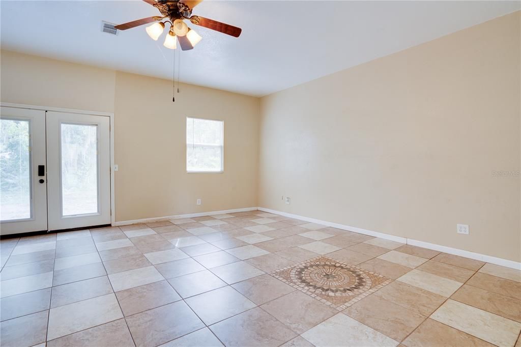 For Sale: $229,900 (3 beds, 2 baths, 1572 Square Feet)