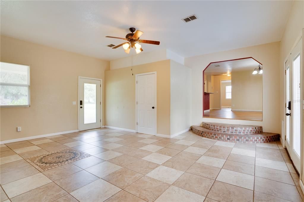 For Sale: $229,900 (3 beds, 2 baths, 1572 Square Feet)