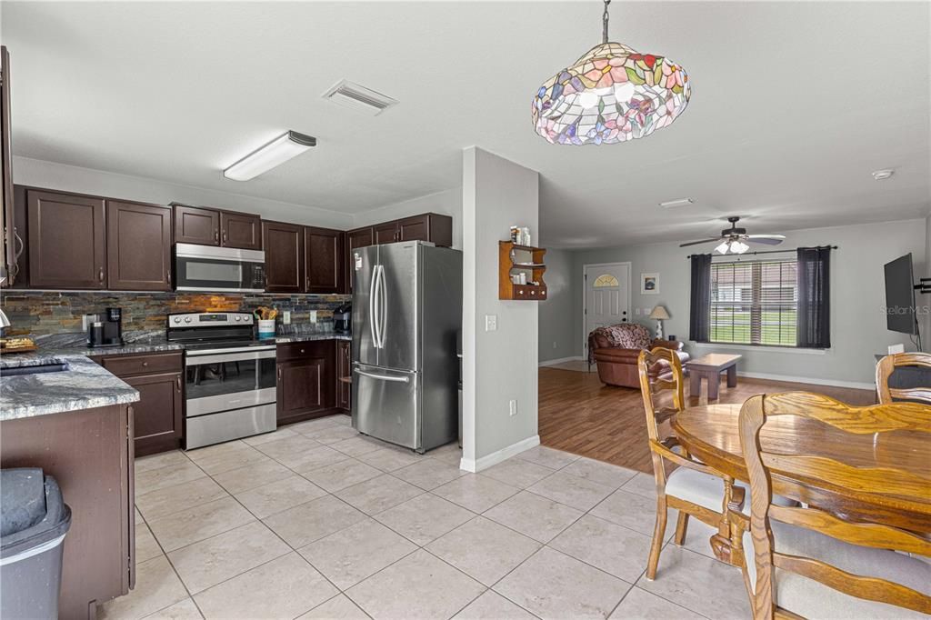 For Sale: $269,000 (3 beds, 2 baths, 1343 Square Feet)