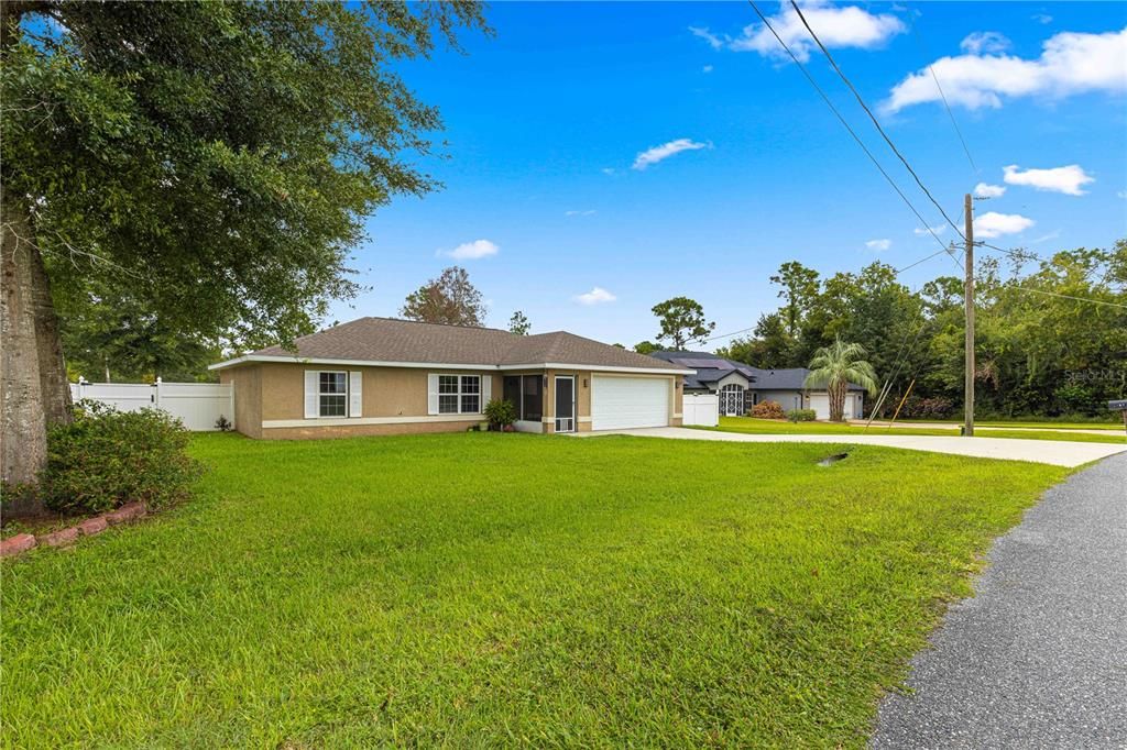 For Sale: $269,000 (3 beds, 2 baths, 1343 Square Feet)