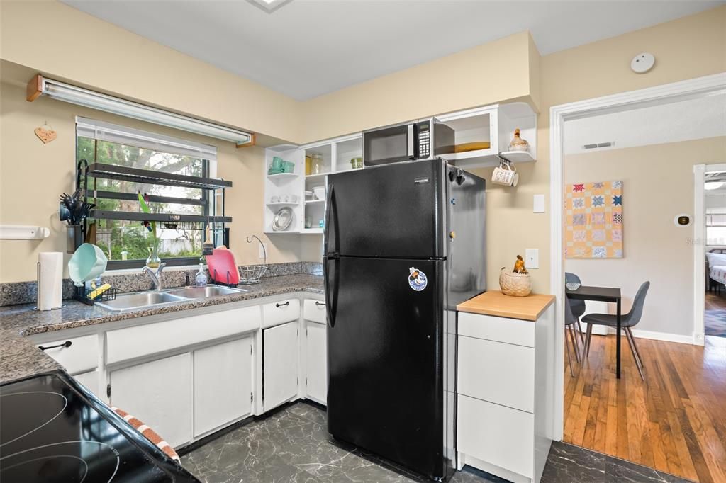 For Sale: $280,000 (3 beds, 2 baths, 1352 Square Feet)