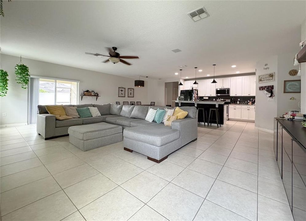 For Sale: $400,000 (3 beds, 2 baths, 2068 Square Feet)