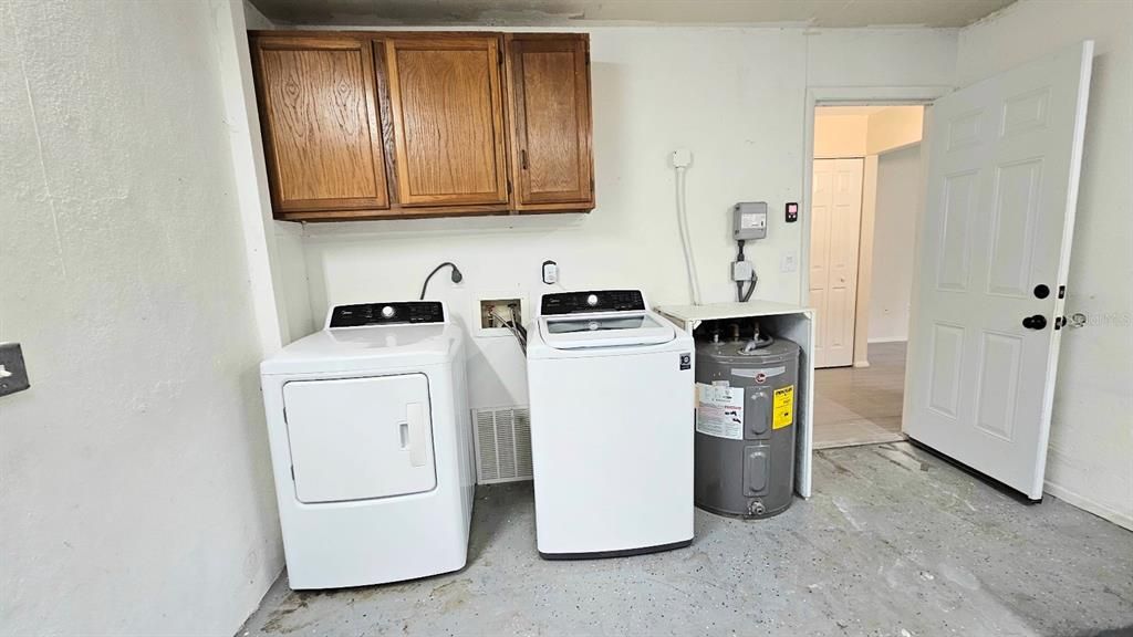 Washer/Dryer in Garage