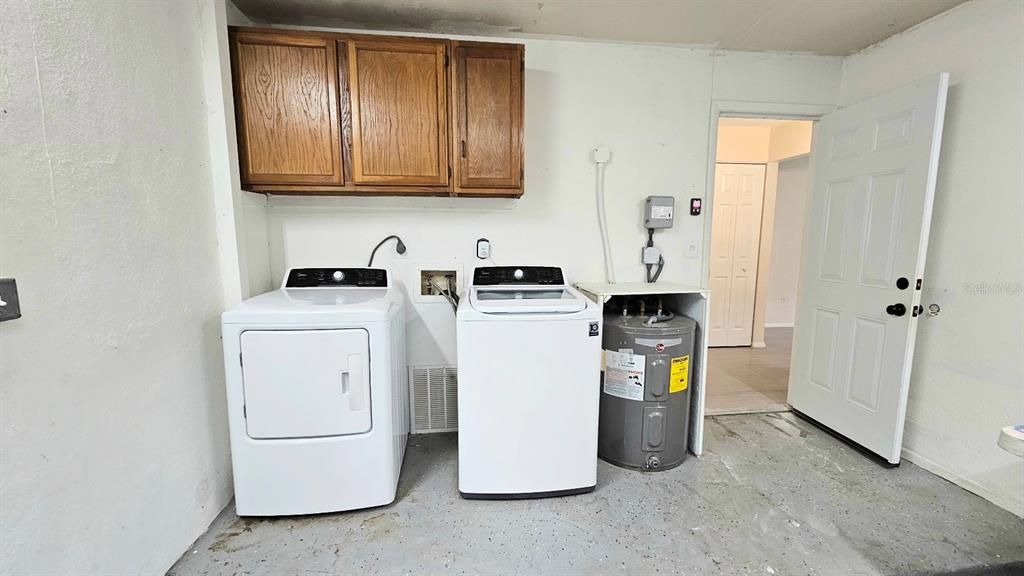 Washer/Dryer in Garage