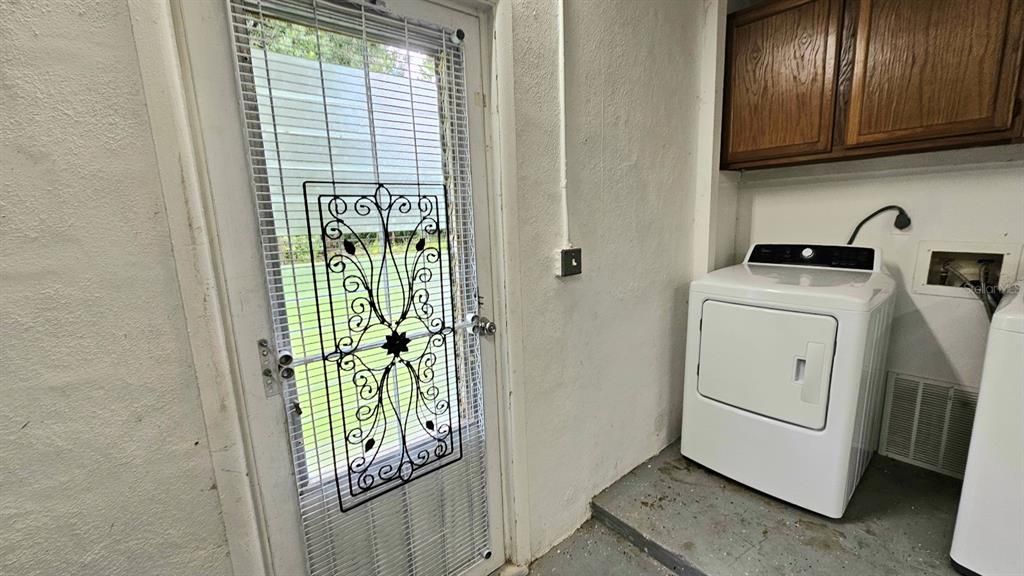 Side Entry Door from Garage