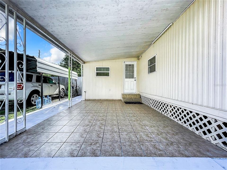 Entry / carport