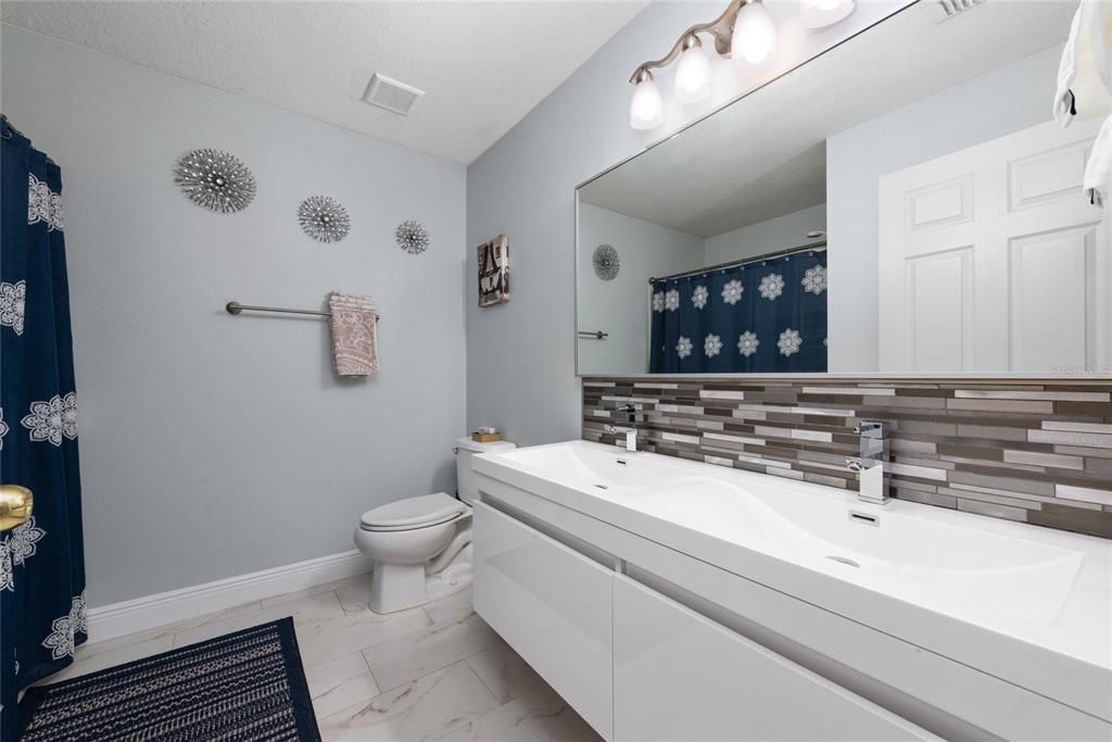 For Sale: $365,000 (3 beds, 2 baths, 1786 Square Feet)