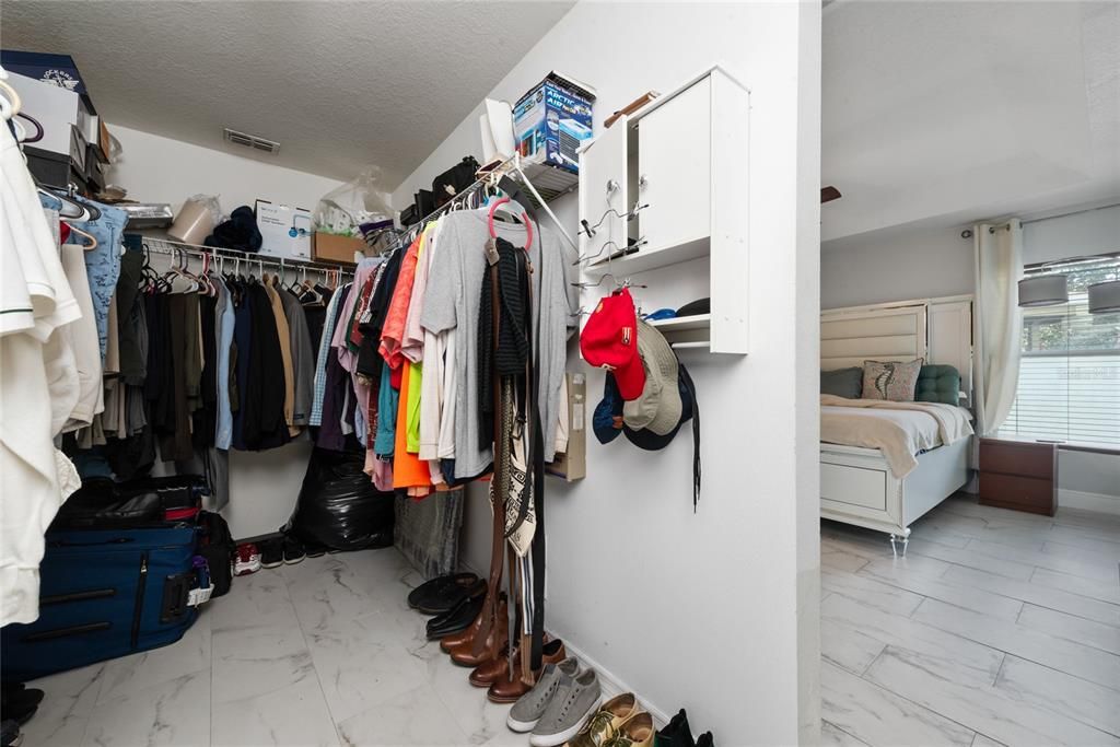 Walk-in Closet