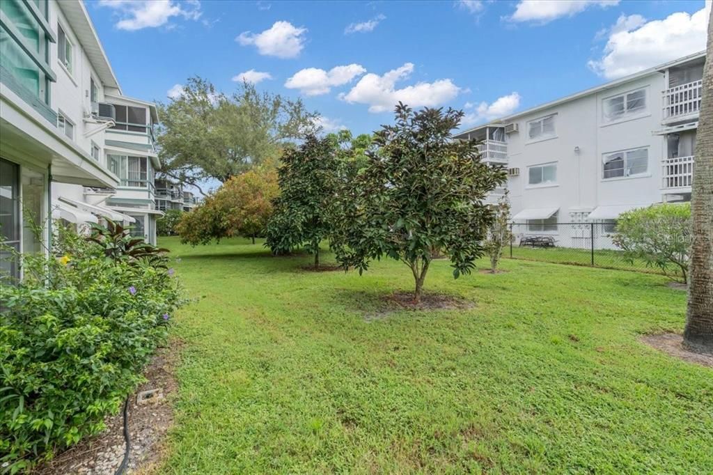 Active With Contract: $125,000 (2 beds, 1 baths, 768 Square Feet)