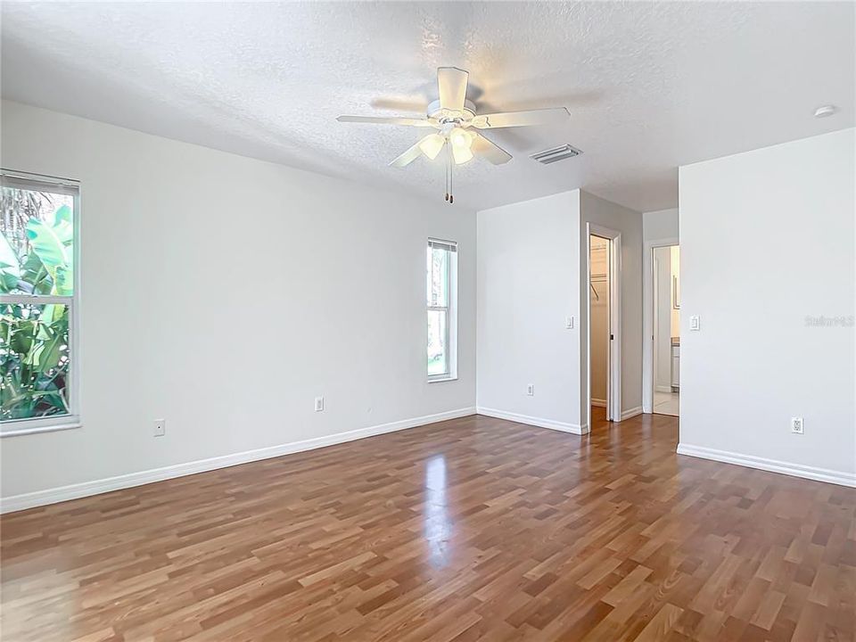 For Sale: $372,500 (3 beds, 2 baths, 1896 Square Feet)