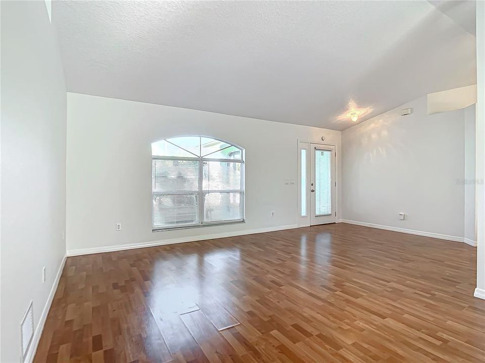 For Sale: $372,500 (3 beds, 2 baths, 1896 Square Feet)