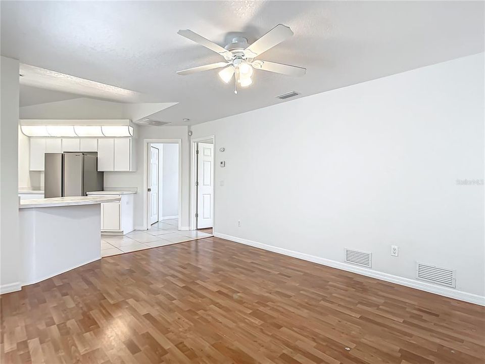 For Sale: $372,500 (3 beds, 2 baths, 1896 Square Feet)