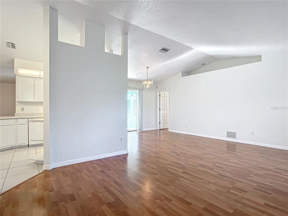 For Sale: $372,500 (3 beds, 2 baths, 1896 Square Feet)