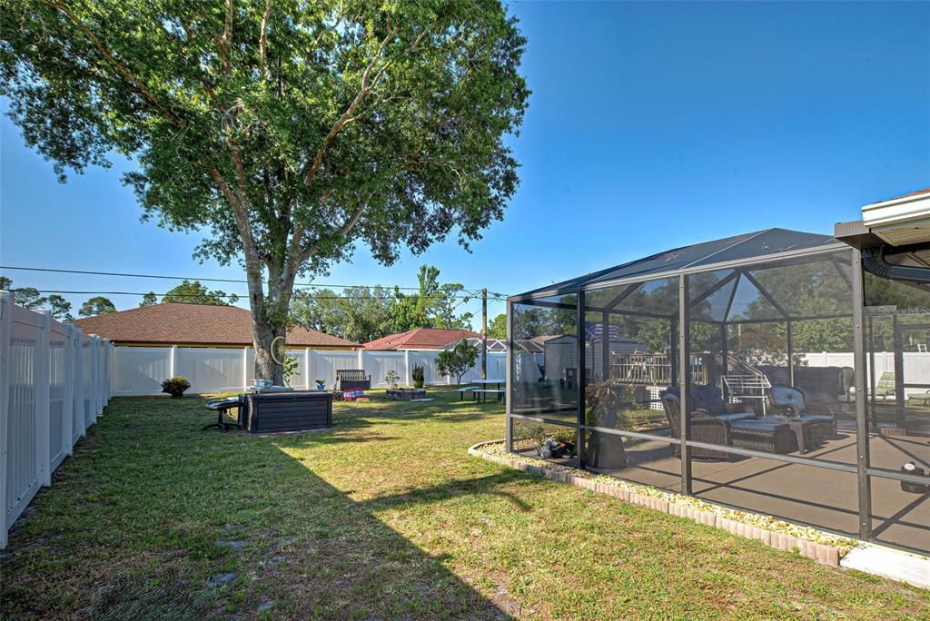 For Sale: $299,999 (2 beds, 2 baths, 1054 Square Feet)