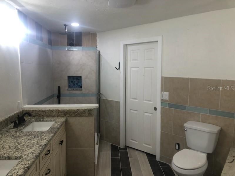 For Sale: $400,000 (3 beds, 2 baths, 1997 Square Feet)