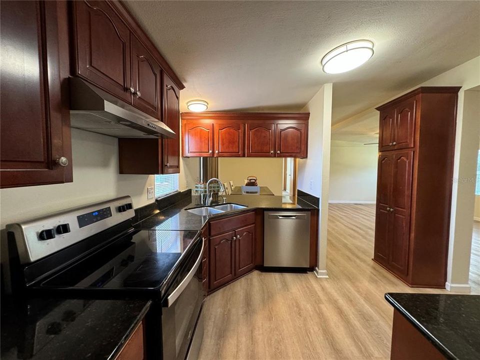 For Rent: $1,850 (3 beds, 2 baths, 1352 Square Feet)