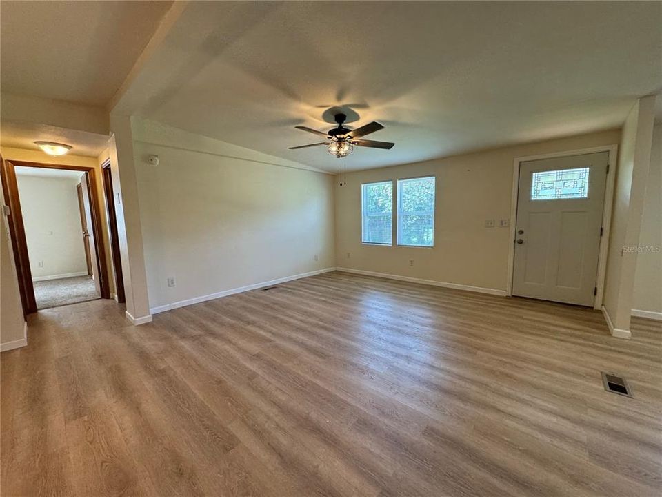 For Rent: $1,850 (3 beds, 2 baths, 1352 Square Feet)