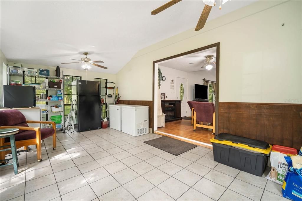 For Sale: $289,900 (3 beds, 1 baths, 1221 Square Feet)