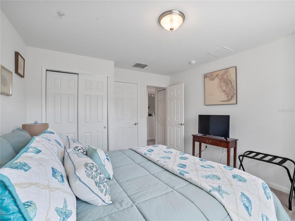 For Sale: $299,500 (3 beds, 2 baths, 1893 Square Feet)