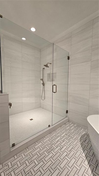 Active With Contract: $2,749,000 (5 beds, 5 baths, 4431 Square Feet)