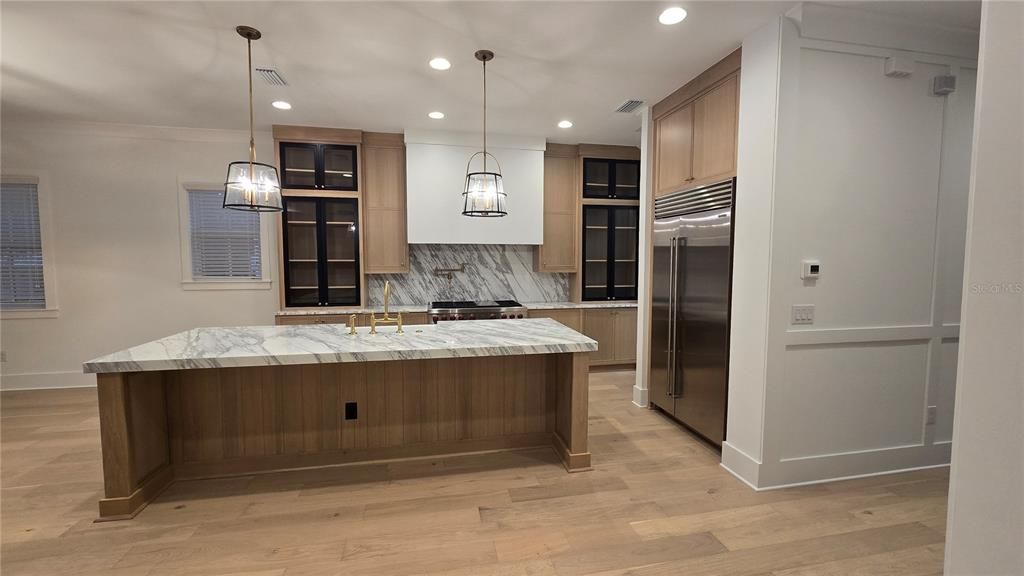 Active With Contract: $2,749,000 (5 beds, 5 baths, 4431 Square Feet)