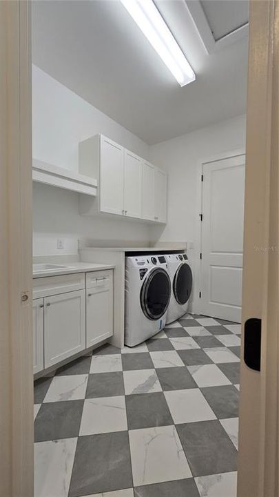 Active With Contract: $2,749,000 (5 beds, 5 baths, 4431 Square Feet)