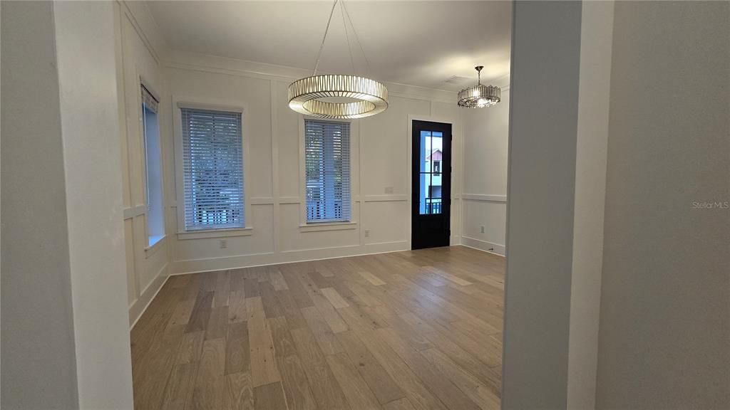 Active With Contract: $2,749,000 (5 beds, 5 baths, 4431 Square Feet)