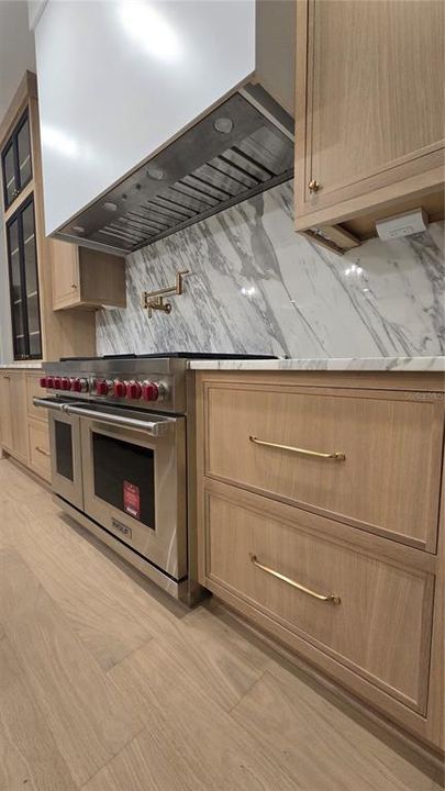 Active With Contract: $2,749,000 (5 beds, 5 baths, 4431 Square Feet)