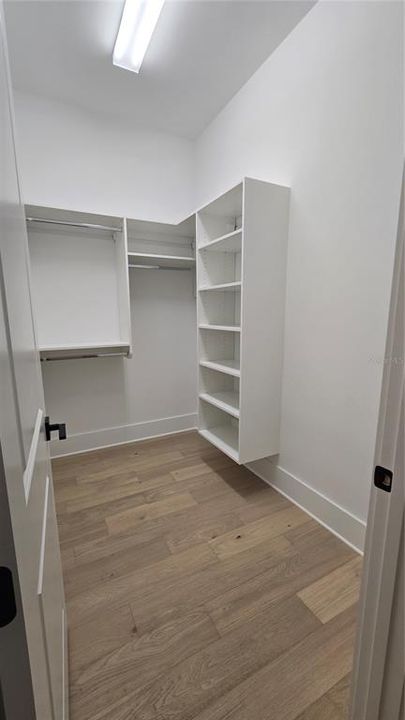 Active With Contract: $2,749,000 (5 beds, 5 baths, 4431 Square Feet)