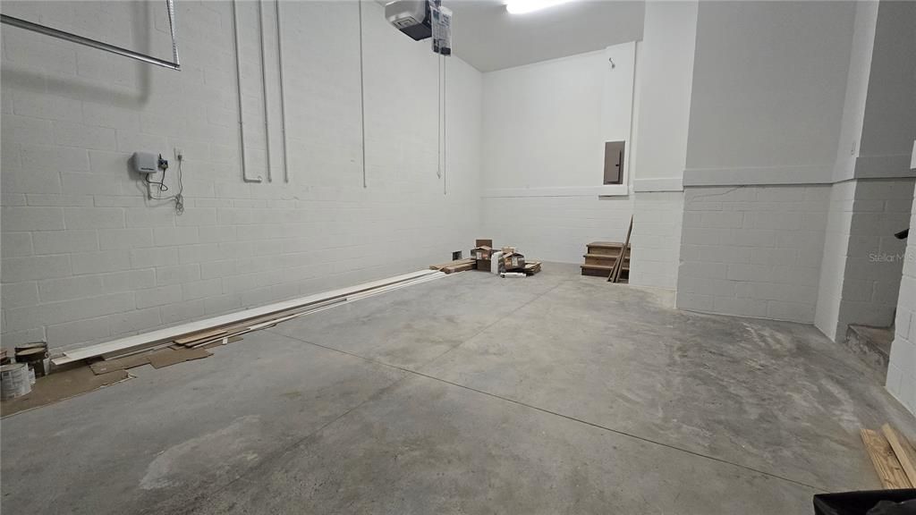 Active With Contract: $2,749,000 (5 beds, 5 baths, 4431 Square Feet)