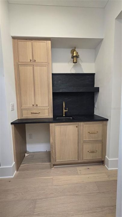 Active With Contract: $2,749,000 (5 beds, 5 baths, 4431 Square Feet)