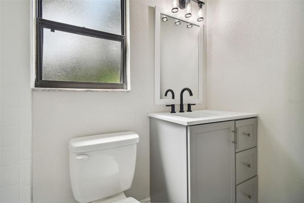 For Sale: $345,000 (3 beds, 2 baths, 1275 Square Feet)