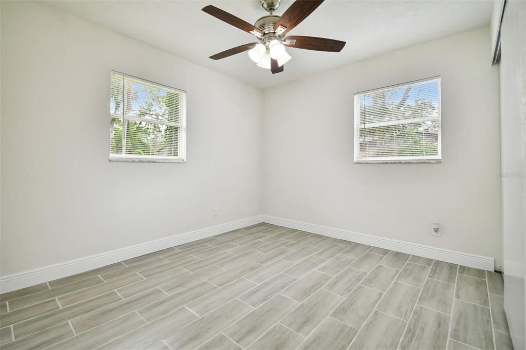 For Sale: $345,000 (3 beds, 2 baths, 1275 Square Feet)