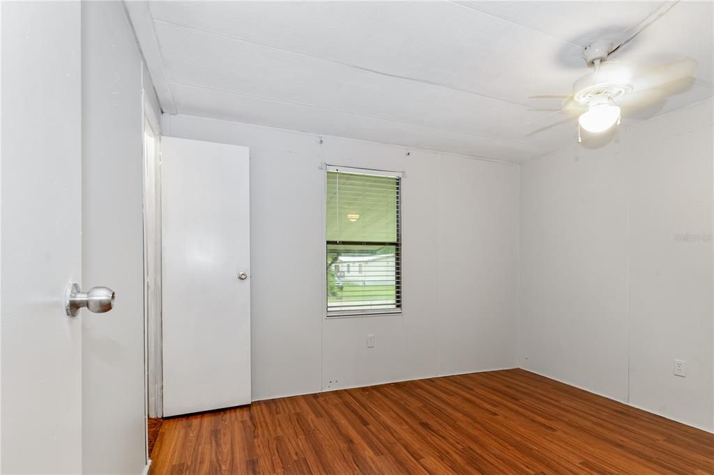 For Sale: $160,000 (3 beds, 2 baths, 1352 Square Feet)