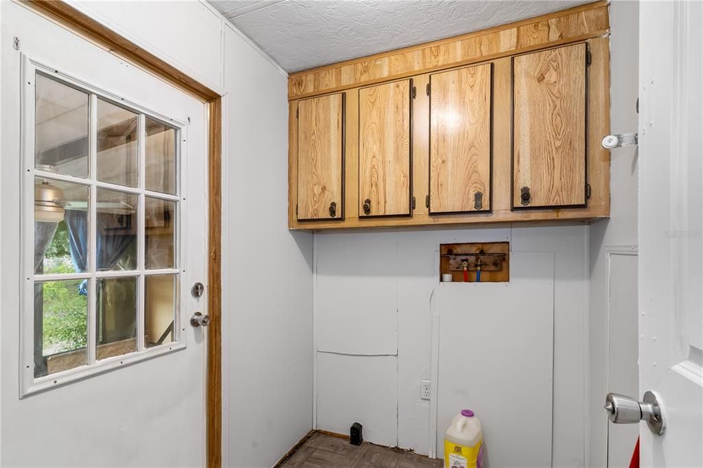 For Sale: $160,000 (3 beds, 2 baths, 1352 Square Feet)