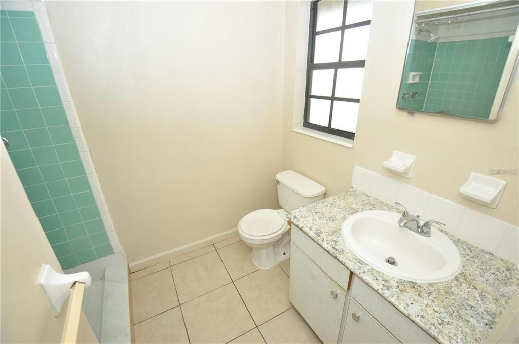 For Rent: $1,895 (3 beds, 2 baths, 960 Square Feet)