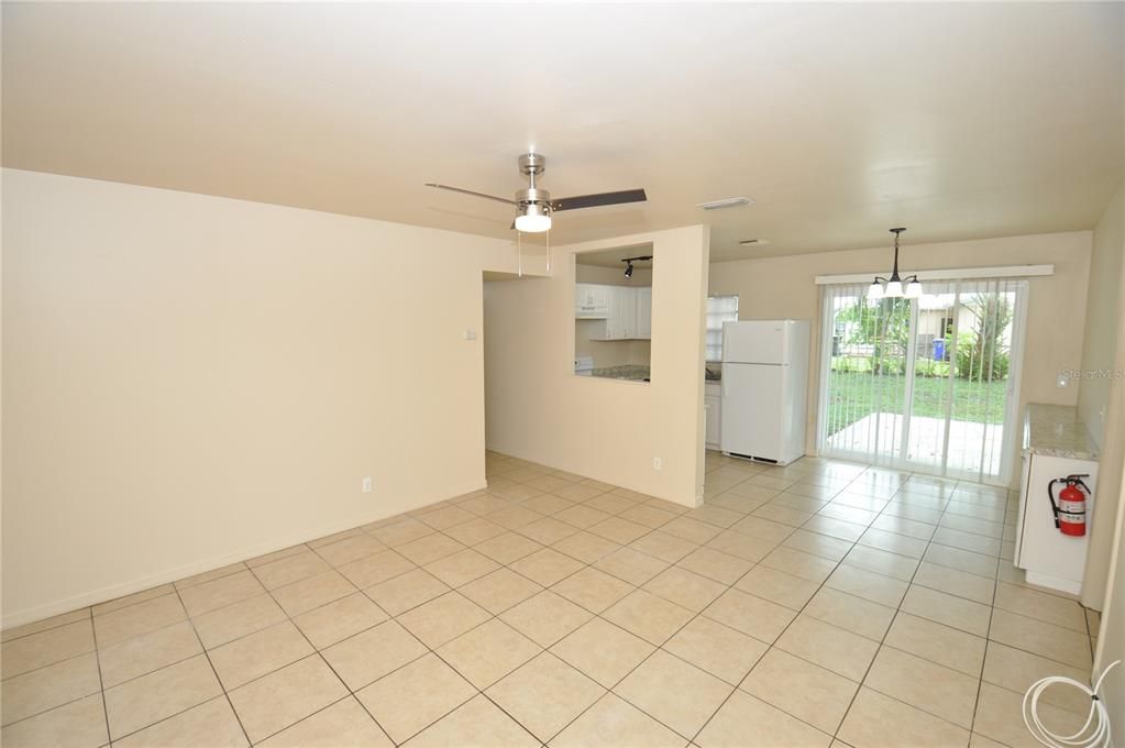 For Rent: $1,895 (3 beds, 2 baths, 960 Square Feet)