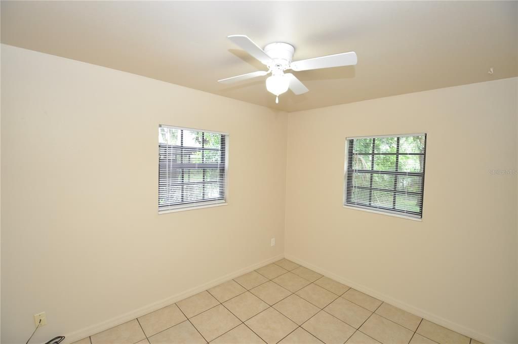 For Rent: $1,895 (3 beds, 2 baths, 960 Square Feet)