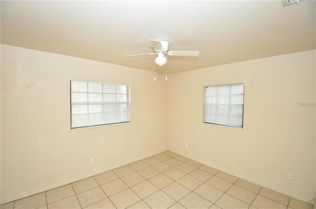 For Rent: $1,895 (3 beds, 2 baths, 960 Square Feet)