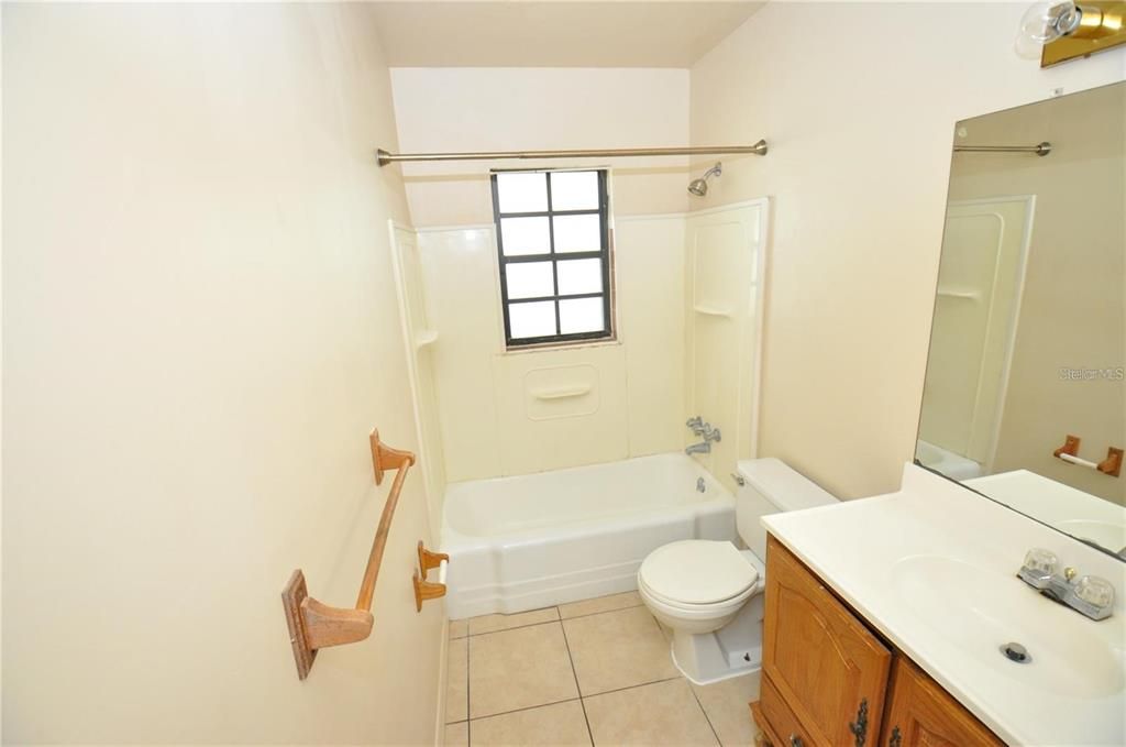 For Rent: $1,895 (3 beds, 2 baths, 960 Square Feet)