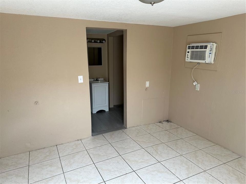 For Rent: $2,500 (4 beds, 3 baths, 1036 Square Feet)