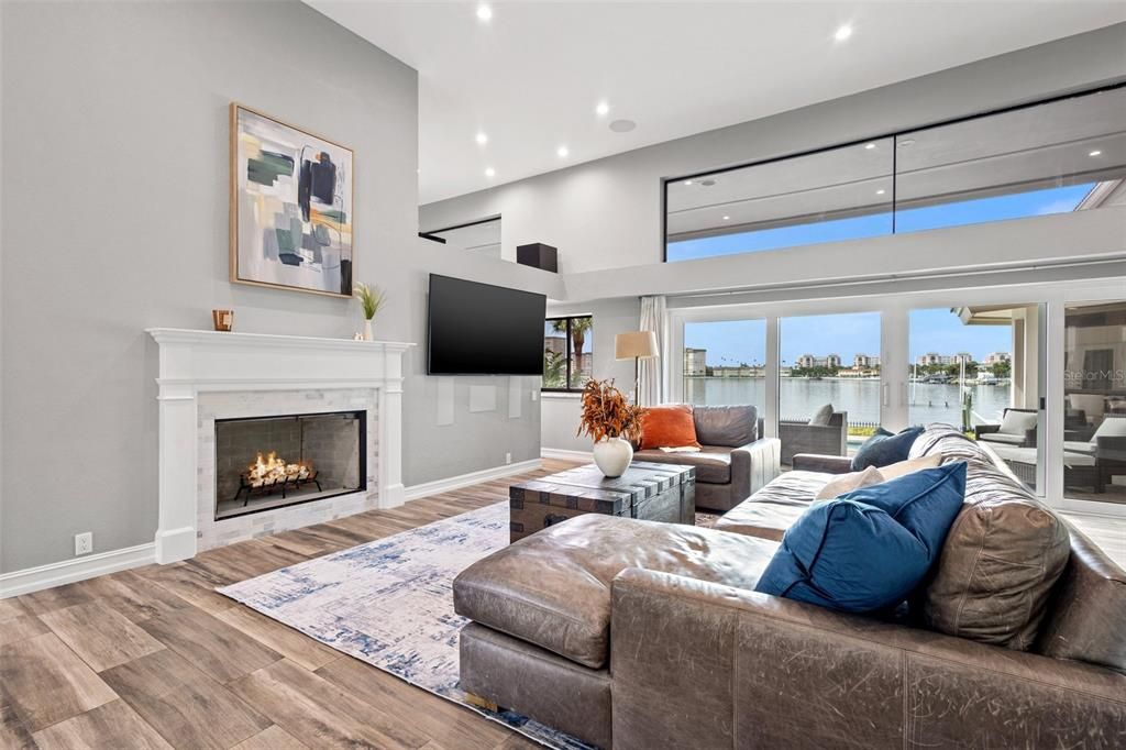 For Sale: $3,075,000 (4 beds, 2 baths, 3601 Square Feet)