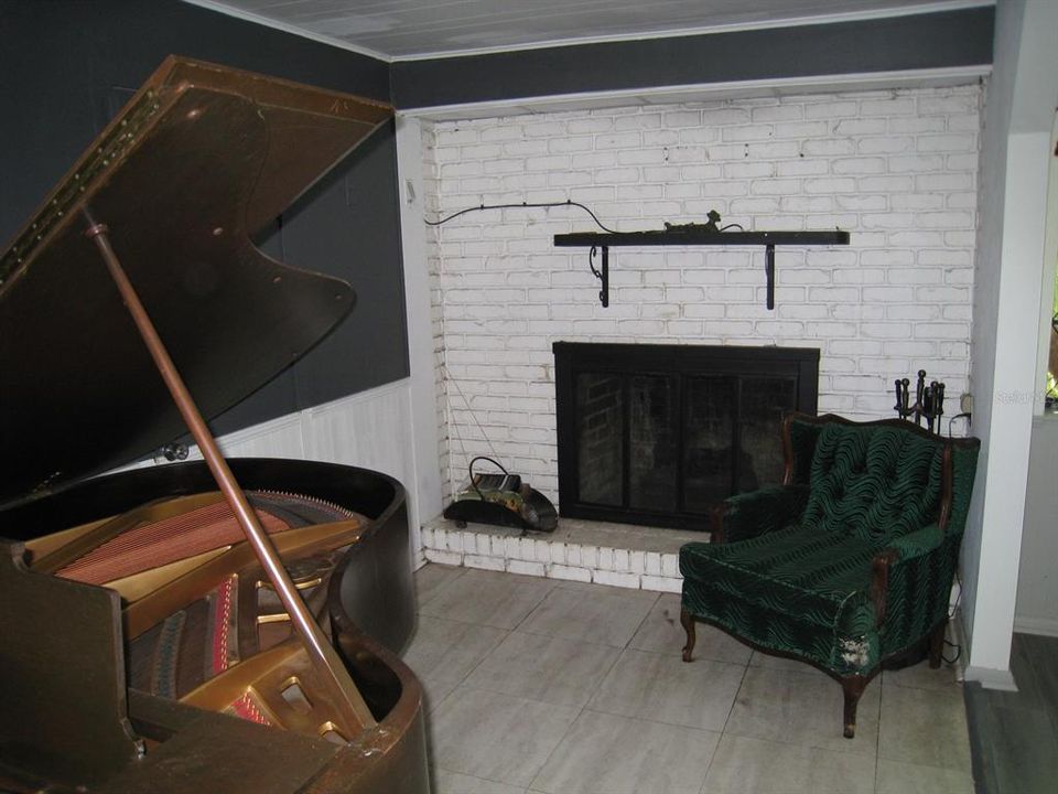 Bonus Room with the fireplace