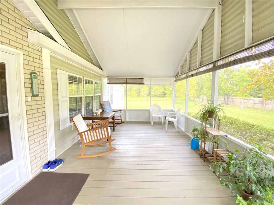 Screened Front Porch 20' x 12'