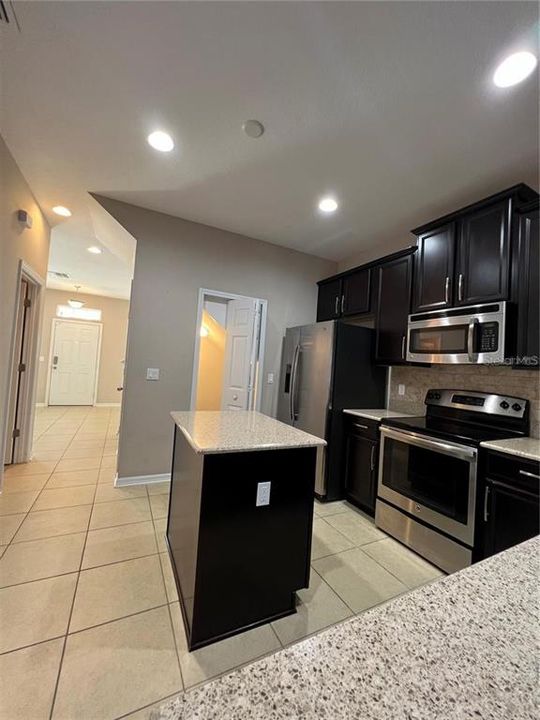 For Rent: $2,250 (3 beds, 2 baths, 1629 Square Feet)