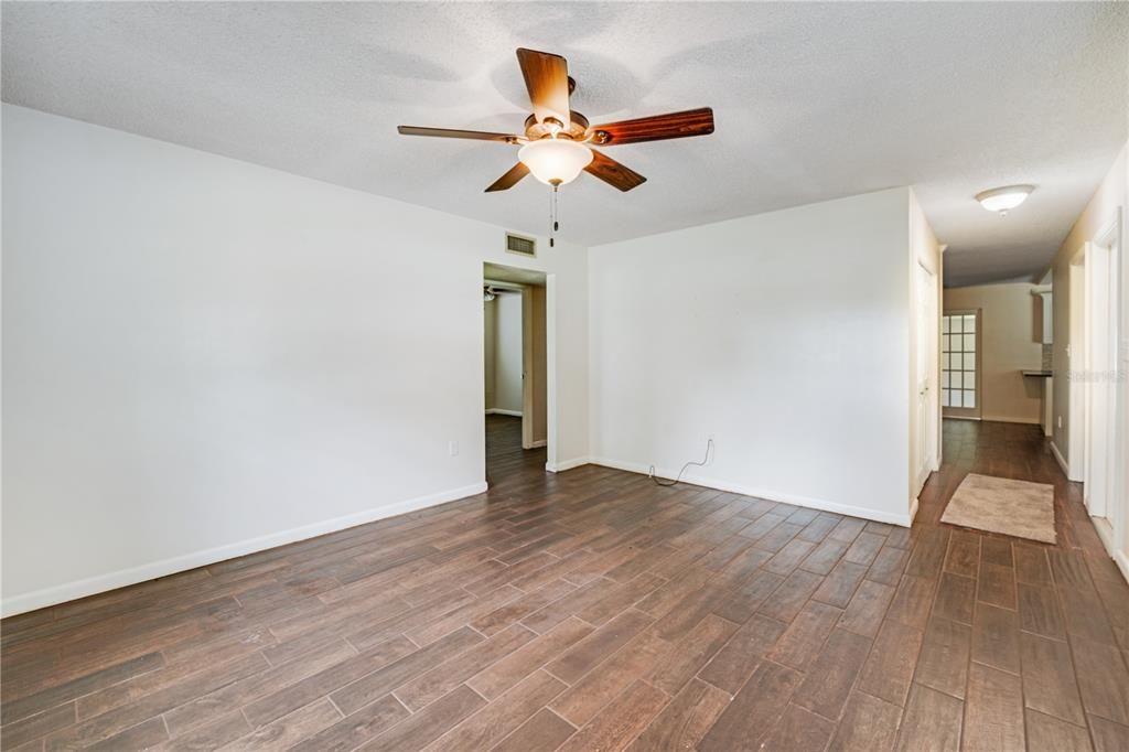 For Sale: $360,000 (3 beds, 2 baths, 1604 Square Feet)