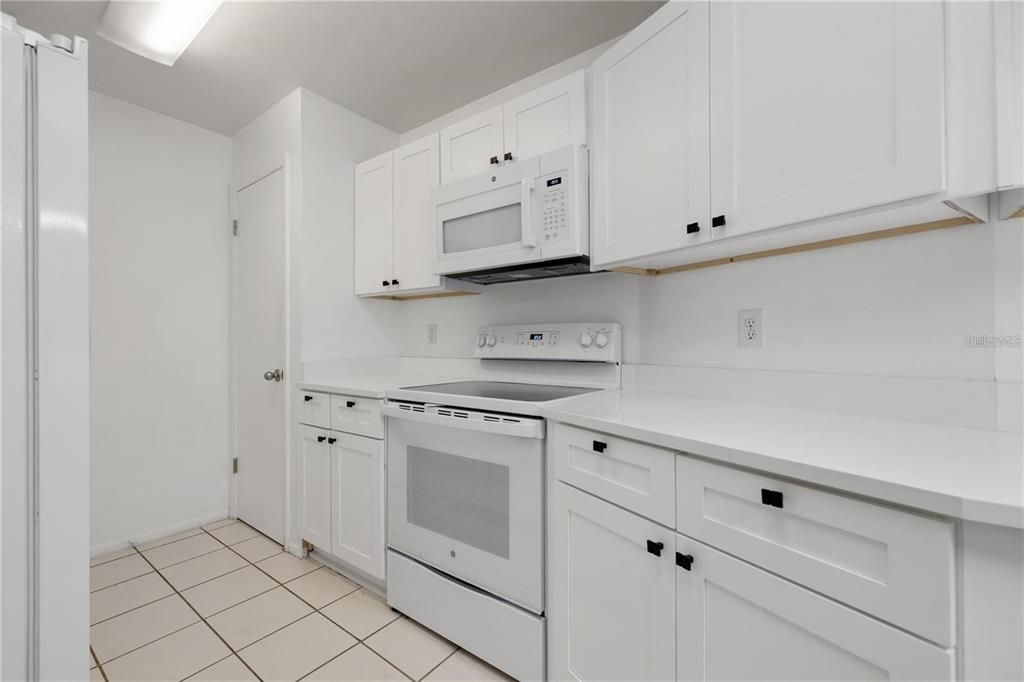 For Rent: $1,650 (2 beds, 2 baths, 912 Square Feet)