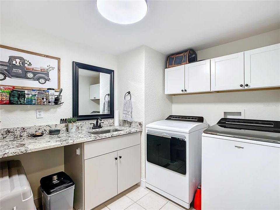 Laundry Room with sink