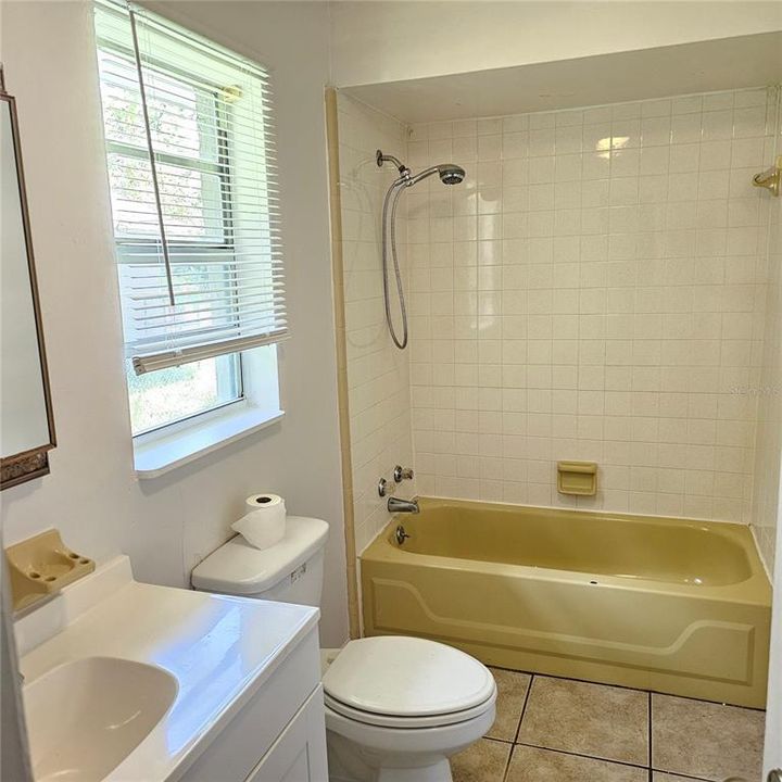 For Sale: $270,000 (3 beds, 1 baths, 1582 Square Feet)