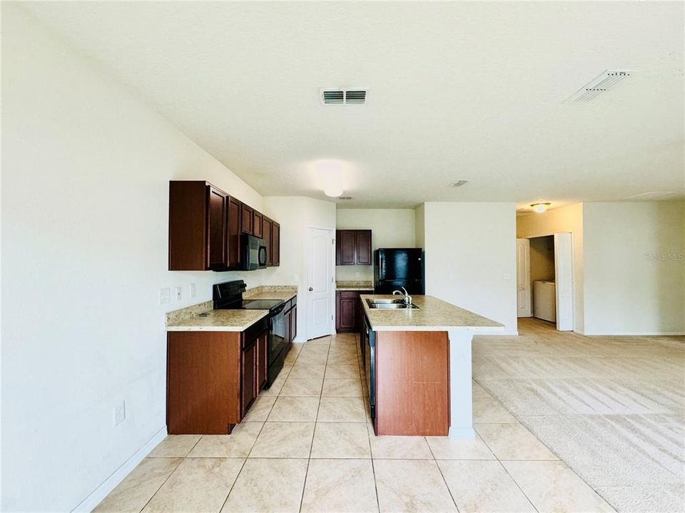 For Sale: $274,900 (3 beds, 2 baths, 1450 Square Feet)